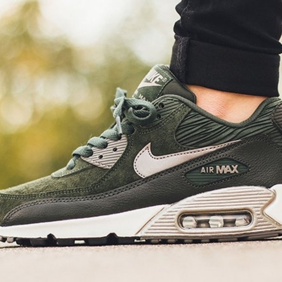 SOLD 🤝 Nike Air Max 90 - Picture 2 of 7